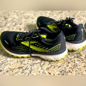 Brooks Ghost 13 size 8 women’s